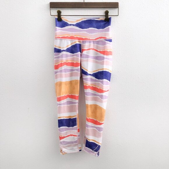 LULULEMON True Self Crop Bleacher Stripe White Iris Flower Size 4 - Picture 3 of 12